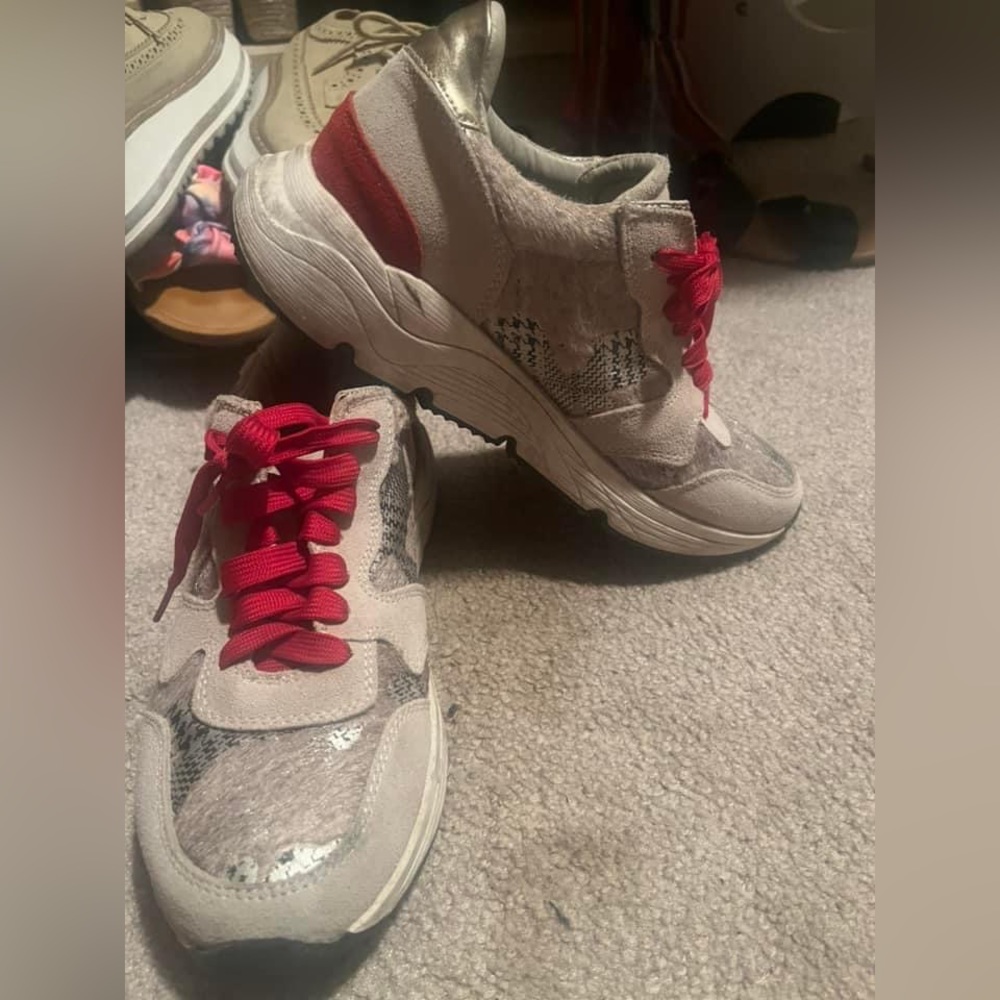 Sneakers